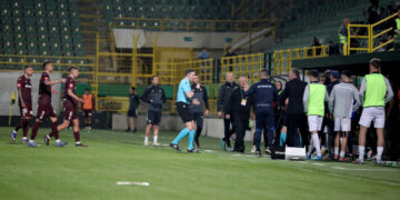 Sportske novosti – Čulina imao jednu pogrešku, maratonski VAR nijednu! Evo zašto utakmice HNL-a nekad prelaze u lakrdiju