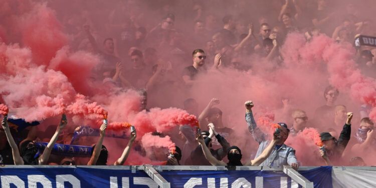 Sportske novosti – FOTO Maksimir u bojama Hrvatske, orili se hitovi, Boysi priredili pravi spektakl za rođendan