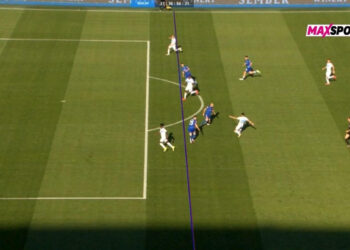 Sportske novosti – FOTO Rijeka je dobila kazneni udarac protiv Dinama, pogledajte kako su u VAR sobi povukli liniju