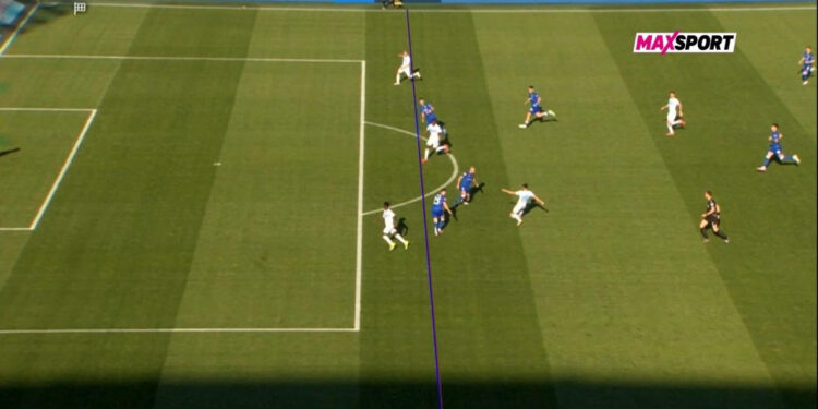 Sportske novosti – FOTO Rijeka je dobila kazneni udarac protiv Dinama, pogledajte kako su u VAR sobi povukli liniju