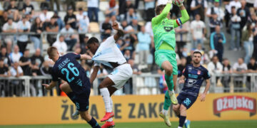 Sportske novosti – Kapetan nije imao svoj dan, branič neobično nesiguran, Malenica obranio sve što je išlo u gol
