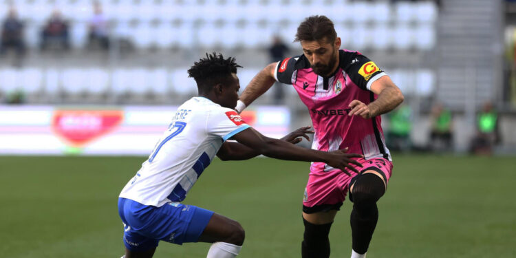 Sportske novosti – Osijek i Lokomotiva u velikoj bitci podijelili bodove, susret s tribina pratio i Nenad Bjelica