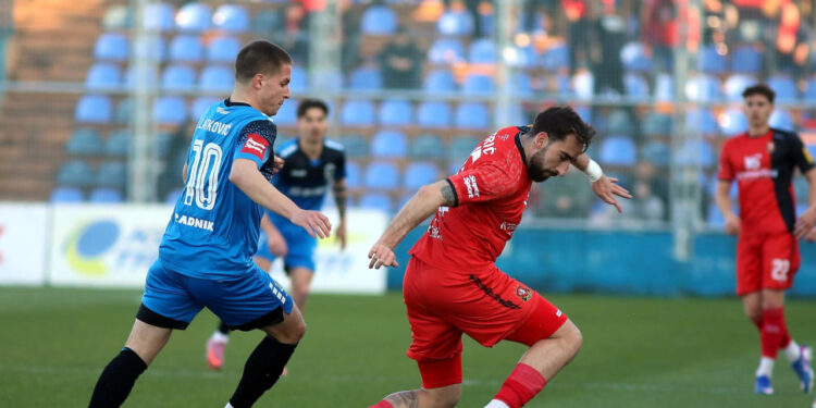 Sportske novosti – UŽIVO: Ništa od preokreta! Nova golčina Bogojevića poništena zbog zaleđa, nastavlja se bitka