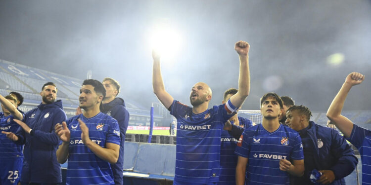 Sportske novosti – VIDEO: Pogledajte ludnicu u Dinamovoj svlačionici nakon titule! ‘Goda na sjever dolje’