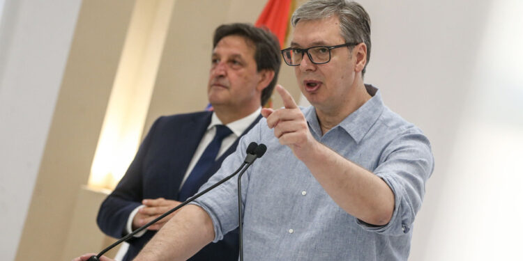 Srbijanski premijer Vučić uzvratio udarac članici NATO-a zbog otkazivanja balkanskog samita — RT World News