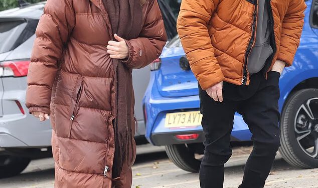 Stacey Solomon ponovno se odrekla vjenčanog prstena tijekom napetog dana s Joeom Swashom jer se pokazalo da nisu u zakonskom braku