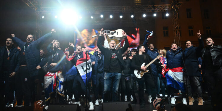 Stigla je odluka Ustavnog suda o tužbi Tomaševića i Zagreba prema Vladi zbog Thompsona