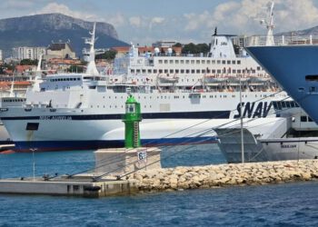 Što nam donosi 10 novih Butkovićevih pravila? Čišći zrak u lukama, jeftinije fešte, nova pravila za sidrenje, stroga kontrola opasnih tereta…