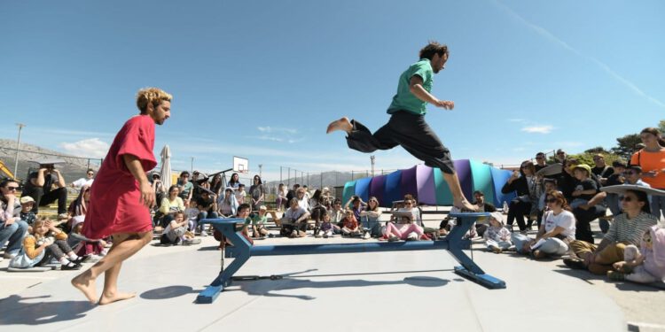 Suvremeni cirkus zavladao Splitom: Kopilica u znaku žongliranja, glazbe, radionica i predstava