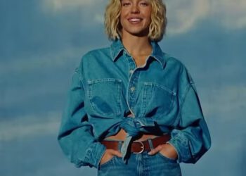 Sydney Sweeney šalje brutalnu poruku mrziteljima American Eagle dok ponovno prednjači brend nakon skandala sa ‘sjajnim trapericama’