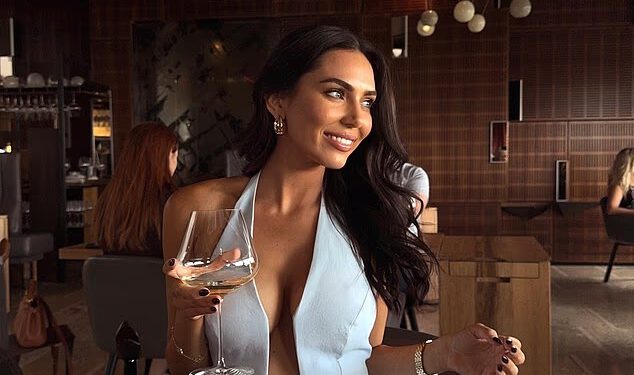 Tess Crosley uputi vrlo oštru poruku suprugu Benu prije nego što nabaci obožavatelju pitanje o vezi