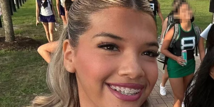 Tinejdžer iz Teksasa preminuo je nakon što je popio energetsko piće povezano s utjecajem, kaže obitelj u tužbi