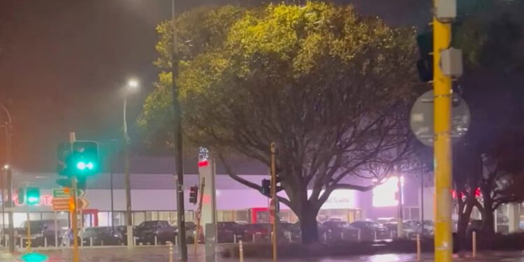 Tisućama je naređena evakuacija domova u Wellingtonu nakon najgore kiše ikada zabilježene