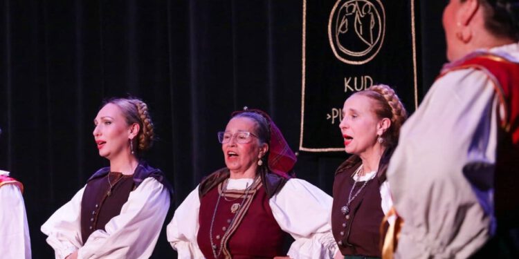 Tradicionalni Uskrsni koncert KU Putalj oduševio kaštelansku publiku