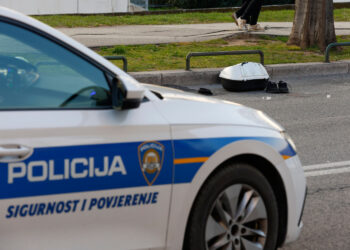 Tragedija u Babinoj Gredi: Naletio vozilom na tri pješakinje, jedna žena poginula