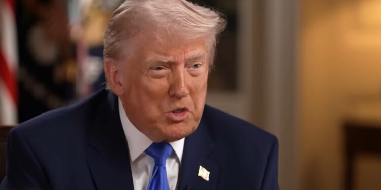 Trump dao veliki intervju, najednom se naljutio: ‘Vi ste sramota, zašto čitate to smeće?’