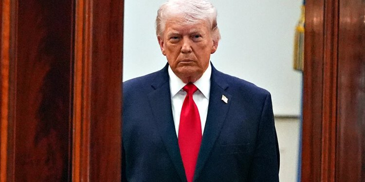 Trump izdaje Iranu ultimatum prožet psovkama oko Hormuškog tjesnaca