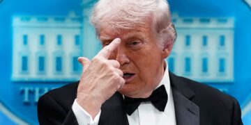 Trump na sigurnom nakon što je evakuiran nakon pucnjave na večeri novinara u Washingtonu, na fotografijama