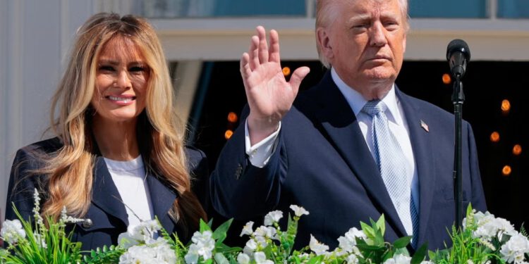 Trump priznaje da nije znao da je Melania planirala komentirati Epsteina, ali kaže da je ‘imala pravo govoriti o tome’