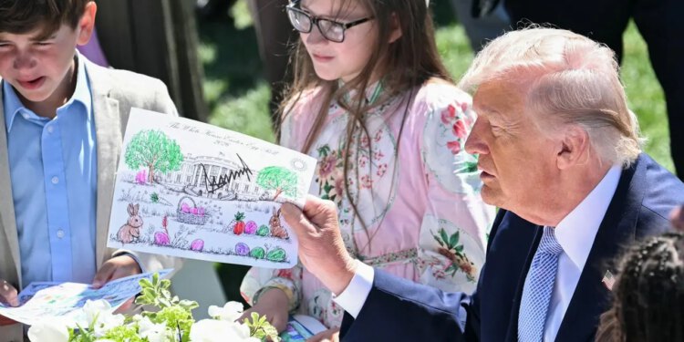 Trump se šali da bi djeca mogla prodavati njegove autograme za 25.000 dolara na eBayu