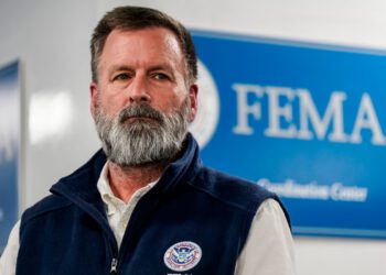 Trumpa zbunio dužnosnik FEMA-e koji je tvrdio da je teleportiran u Kuću vafla: ‘Što znači teleportirati?’