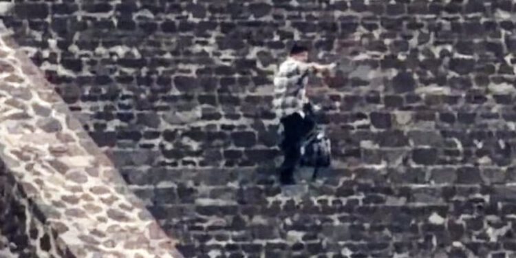 Turist ubijen nakon masovnog pucanja u gomilu s drevne piramide u Meksiku