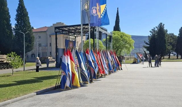 U Mostaru se obilježava 34. obljetnica HVO-a i 21. obljetnica 1. pješačke pukovnije OS BiH