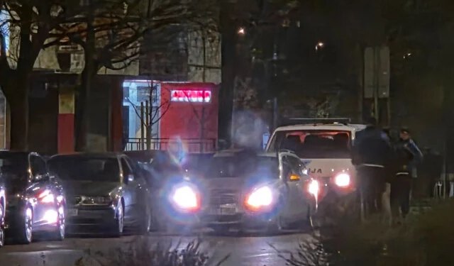 U mostarskom naselju Centar 2 kamenom pogodio automobil u vožnji, policija traga za napadačem