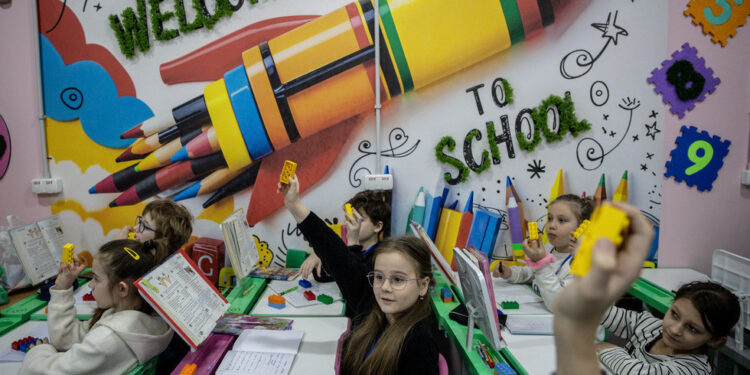 Ukrajinska djeca ‘maltretiraju’ vojnike – ombudsman — RT Rusija i bivši Sovjetski Savez