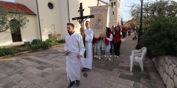VIR U SVEČANOM RUHU Sveti Jure – Simbol opstanka i vjere virskog čovjeka