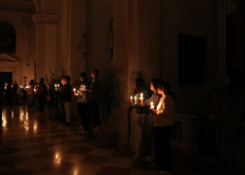 Vazmeno bdjenje u katedrali: Za vjeru u Krista kao Sina Božjega važni su i križ i uskrsnuće
