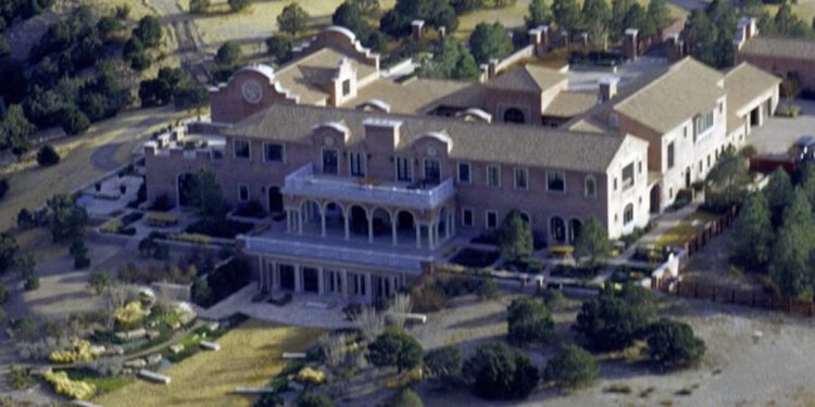 Više muškaraca ‘drogirano i silovano’ na Epsteinovom tajnovitom ranču u Novom Meksiku