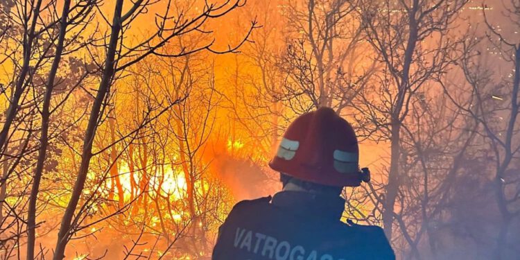 Više požara i nesreća u Dalmaciji: Gorjelo u Strožancu, Kaštelima i Vučipolju
