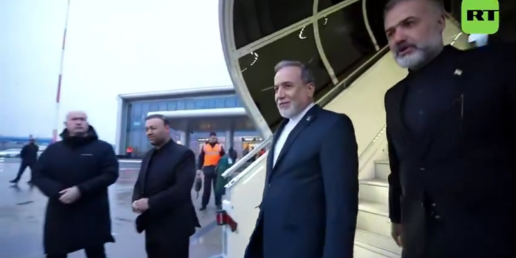 Vrhunski iranski diplomat stigao u Rusiju (VIDEO) — RT World News