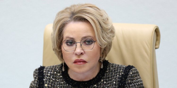 Vrhunski senator objašnjava zašto Rusija neće oteti Zelenskog — RT Rusija i bivši Sovjetski Savez