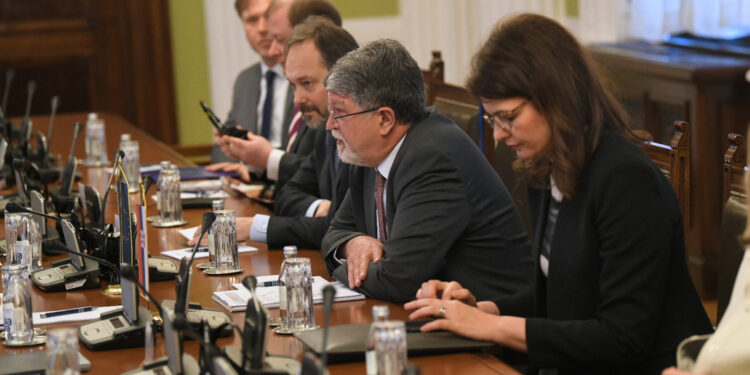 Vučićeva desna ruka riga vatru zbog Picule: ‘Srbi, to vam je poruka za Vaskrs’