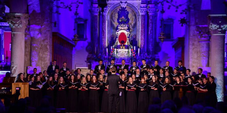 W. A. Mozart, Brahms i Rossini na Pagu