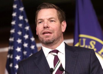 Zastupnik Eric Swalwell optužen da je nezakonito plaćao dadilju sredstvima kampanje