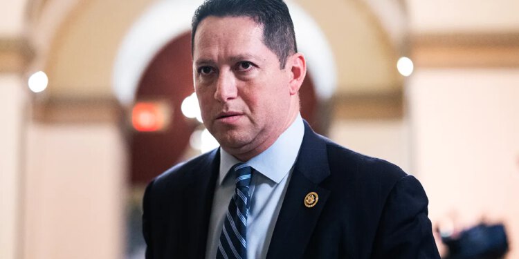 Zastupnik Tony Gonzales podnosi ostavku u Kongresu