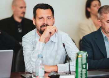 Zbog predsjednice kotara Grad planulo u Vijeću. Ivošević traži oduzimanje mandata, Šuta uzvratio: “Zabrinjava me tko vam daje informacije iz PU”