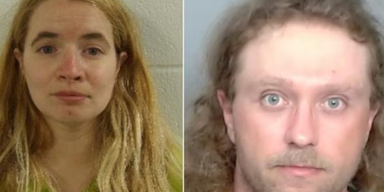 Žena iz Teksasa i njezin dečko priznali su da su ubili njezine roditelje i stavili njihova tijela u provaliju, kažu policajci