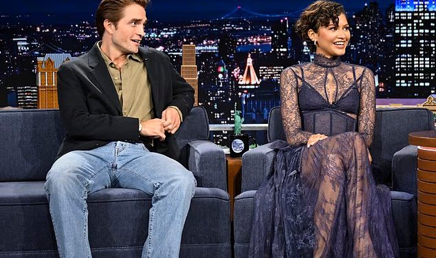 Zendaya i Robert Pattinson šale se o njegovom rivalstvu s njezinim suprugom Tomom Hollandom o kojem se priča o glasinama u The Tonight Showu