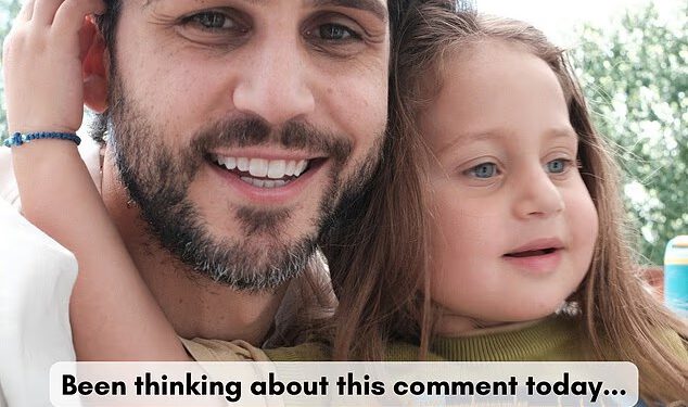 Zvijezda Married At First Sight pustio je brutalnu klapu nakon što je trol rekao da mu sin ‘izgleda kao djevojčica’