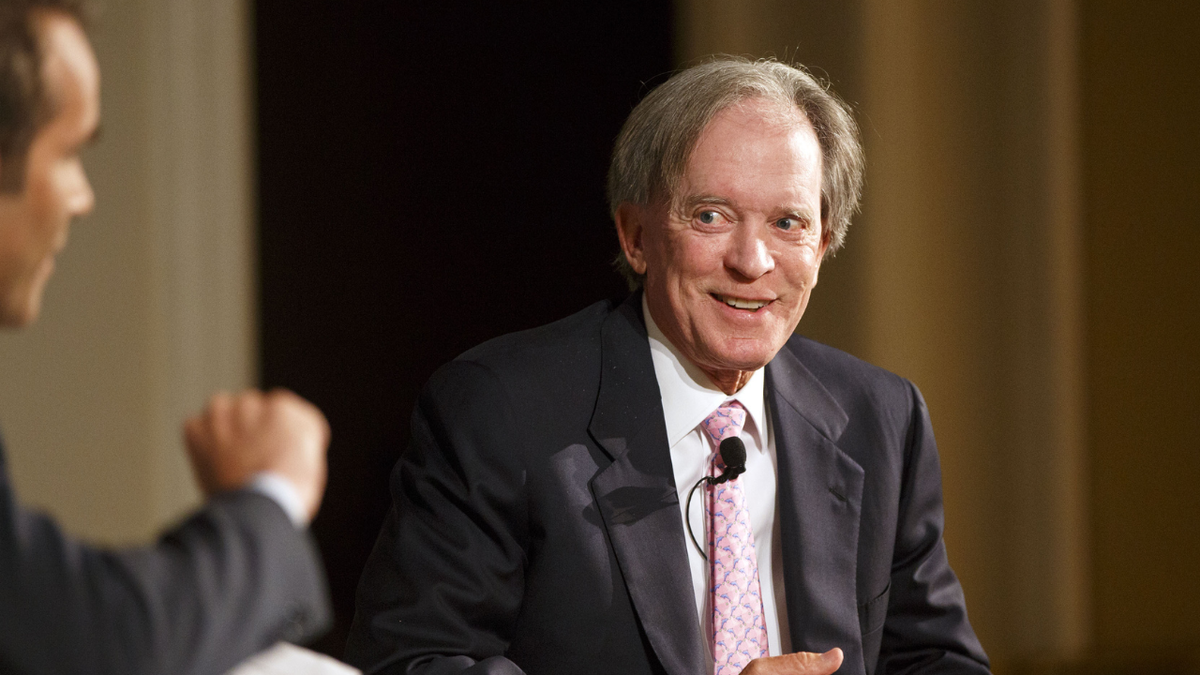 Bill Gross, suosnivač Pacific Investment Management Co. (PIMCO), smiješi se tijekom događaja Bloomberg FI16 u Beverly Hillsu, Kalifornija, u srijedu, 25. svibnja 2016.