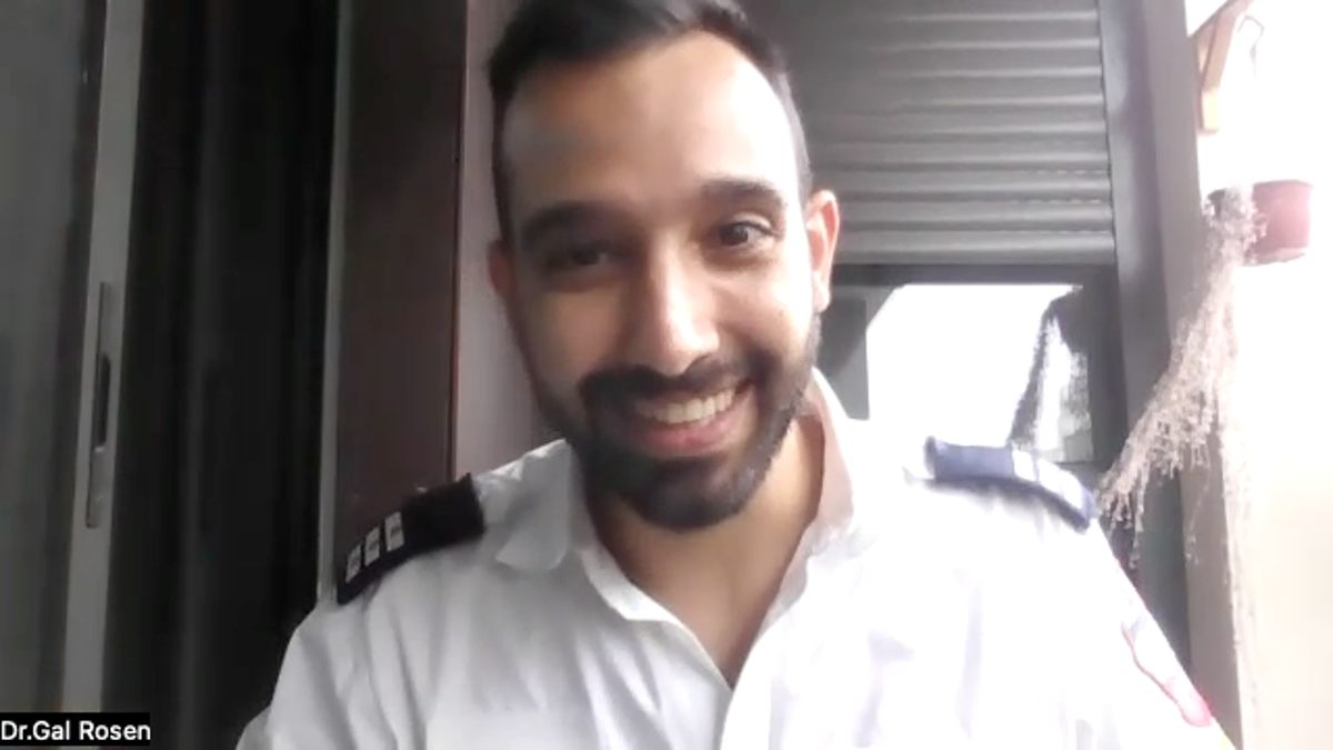 Dr. Gal Rosen se smiješi