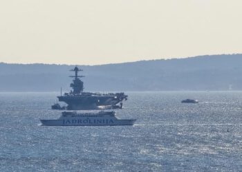 U Splitu planirali prosvjed zbog američkog nosača aviona, a ovaj im otišao!