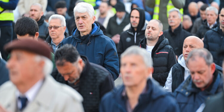 Prva je subota u mjesecu: Molitelji na trgovima diljem zemlje