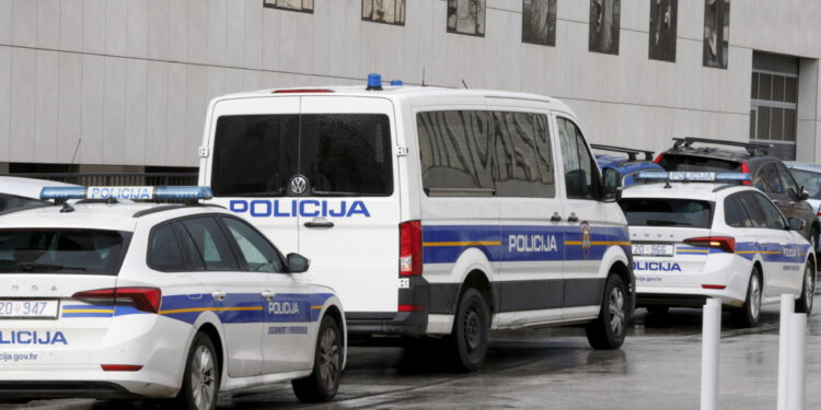 Policija potvrdila: Dvoje maloljetnika prijavljeno za prijetnje terorizmom