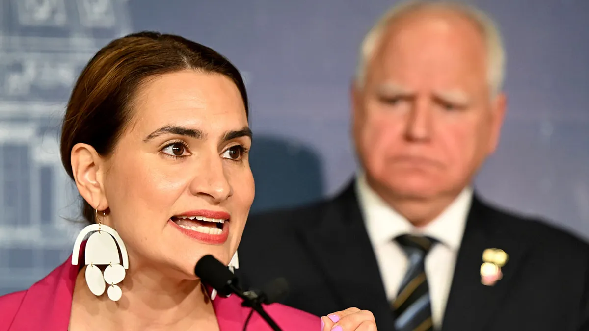 Potguvernerka Peggy Flanagan govori na konferenciji za novinare u St. Paulu, Minn.