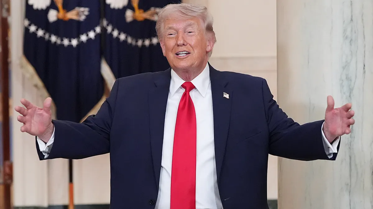 Predsjednik Donald Trump zauzeo je stranu u utrci za guvernera Kalifornije, podržavši konzervativnog komentatora Stevea Hiltona.